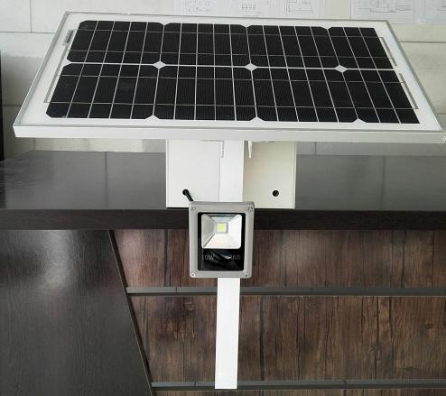 سفارش عمده و جزئی انواع پروژکتور خورشیدی