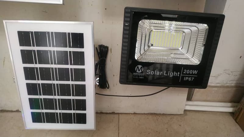 نورافکن خورشیدی