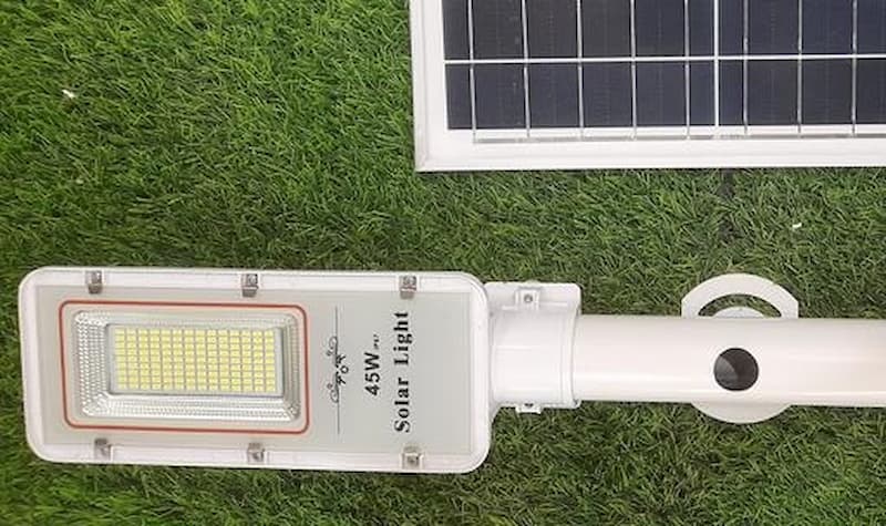 چراغ خورشیدی