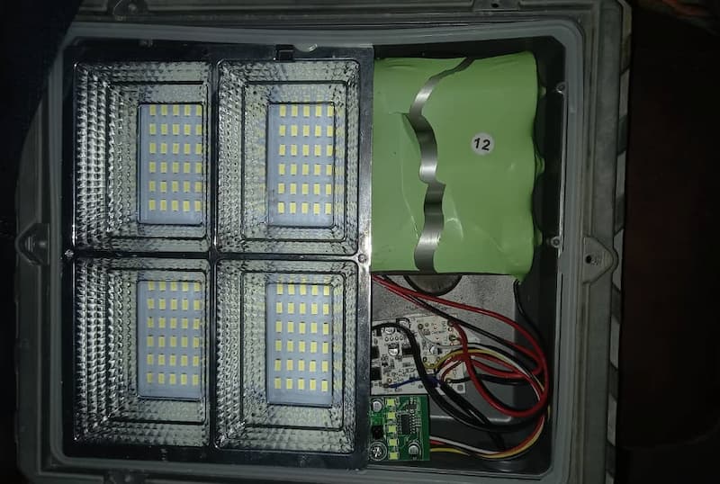 پروژکتور خورشیدی