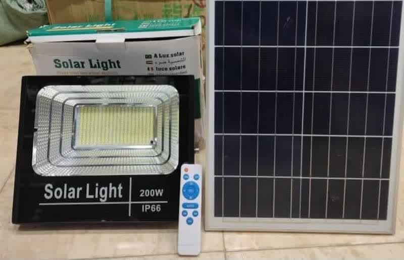 نورافکن خورشیدی