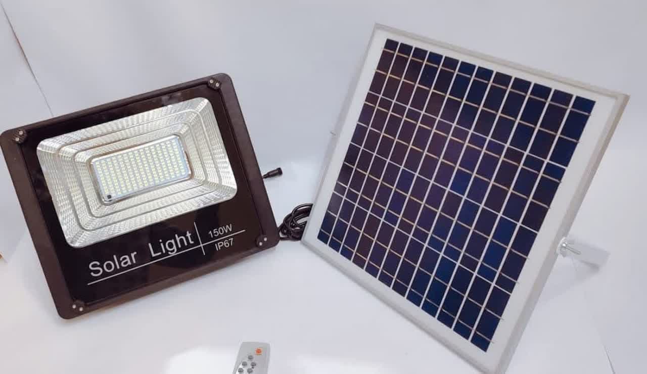 پروژکتور خورشیدی