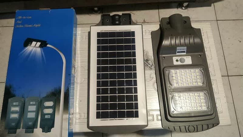 چراغ خورشیدی خیابانی