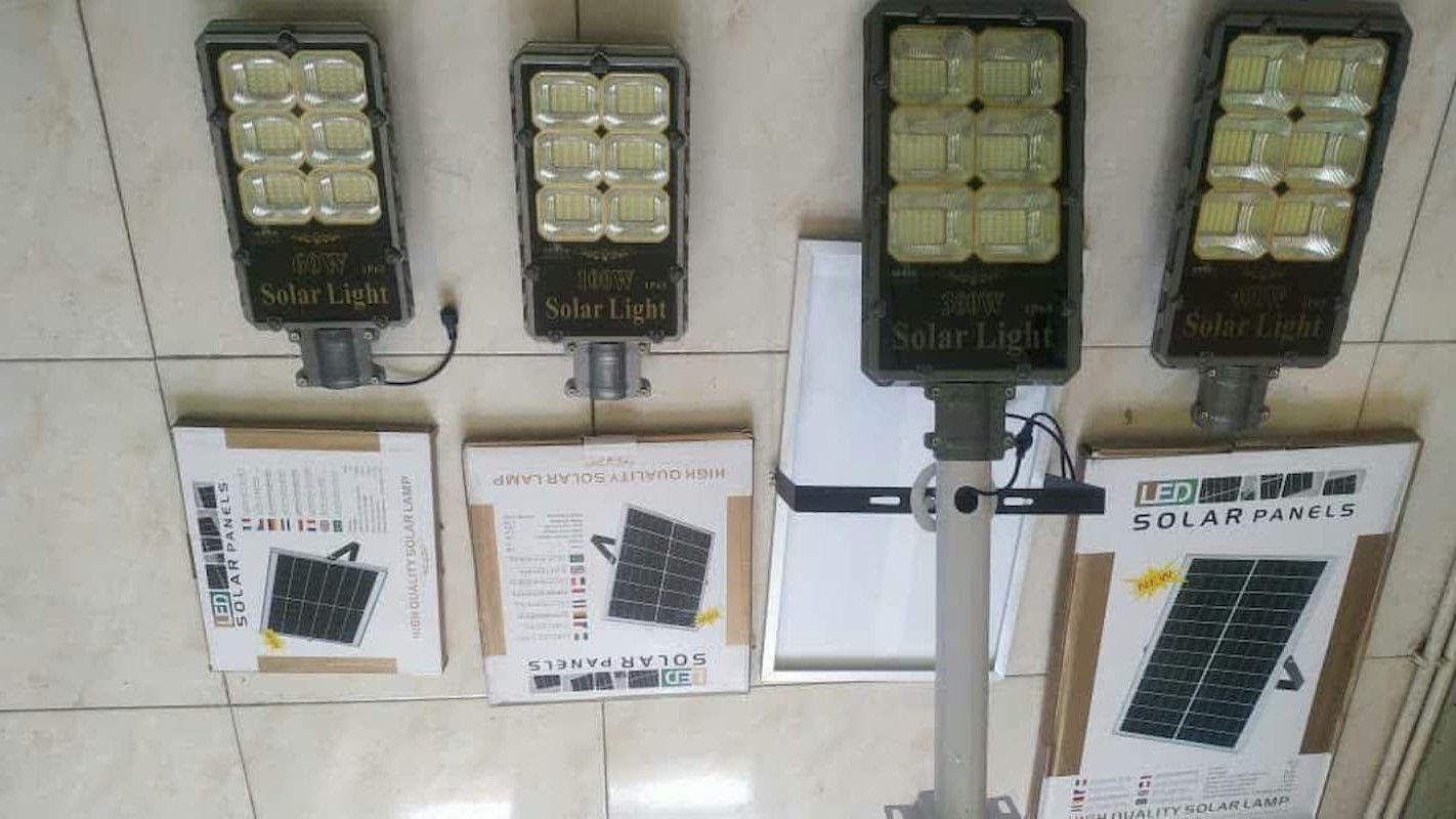 چراغ خورشیدی خیابانی