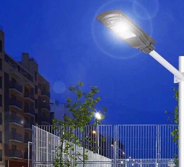 چراغ خورشیدی خیابانی