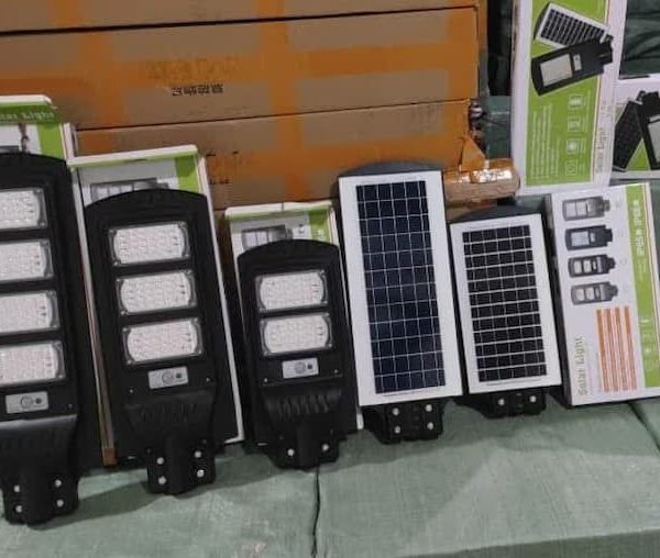 چراغ خورشیدی خیابانی