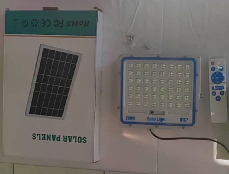 خرید پروژکتور خورشیدی 200 وات